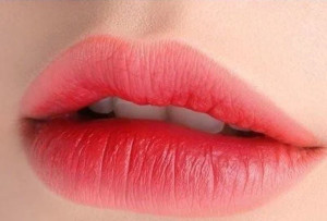 Chăm sóc môi đúng cách sau phun xăm thẩm mỹ