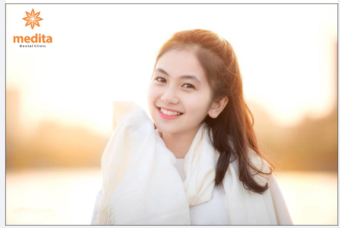 Đông đã đang dập dìu ngoài ngõ; mai có gió lạnh về - nhưng đừng vì thế mà đổi thay tâm trạng.