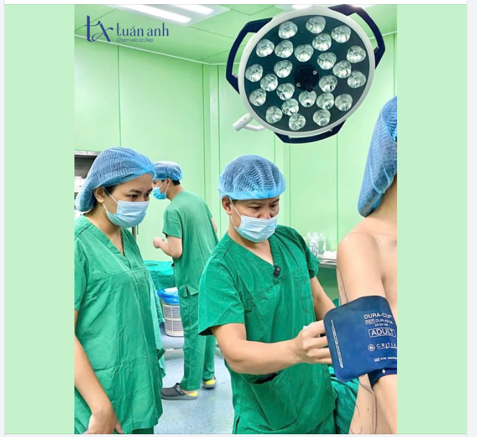 2 CA HÚT MỠ QLEAN "ĐỐT MỠ" KHỞI ĐỘNG PHÒNG MỔ SỚM