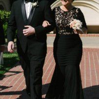 Quá trình hút mỡ căng mô ở bụng, hai bên sườn và hai bên đùi trong của bà mẹ 53 tuổi