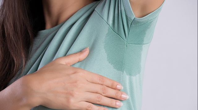 Nách nhiều mồ hôi: Nguyên nhân do đâu và khắc phục bằng cách nào?