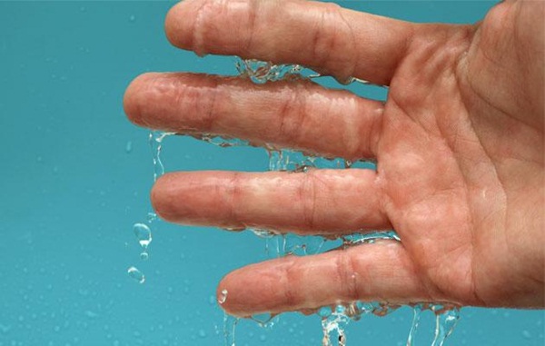 Làm thế nào để giảm mồ hôi tay?