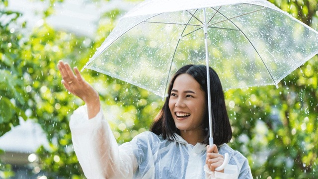 Mẹo chăm sóc tóc vào mùa mưa