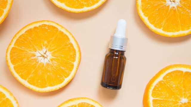 Mất Bao Lâu Để Vitamin C Hấp Thu Vào Da?