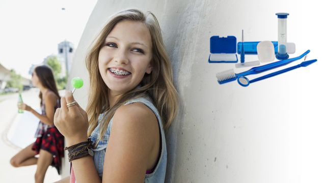 Cách giữ sạch răng và niềng kim loại