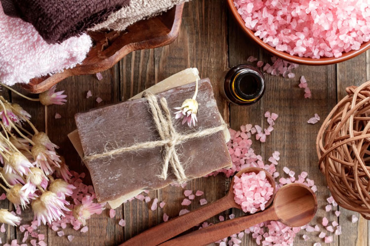 Chọn sản phẩm trị mụn phù hợp cho da