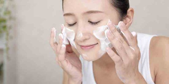Bạn đã rửa mặt đúng cách chưa- Dr Bauman