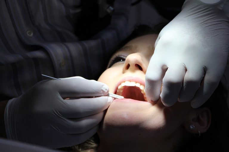 Làm sao để vượt qua nỗi sợ trước khi niềng răng?