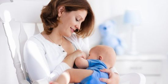 Cách trị mụn khi đang cho con bú