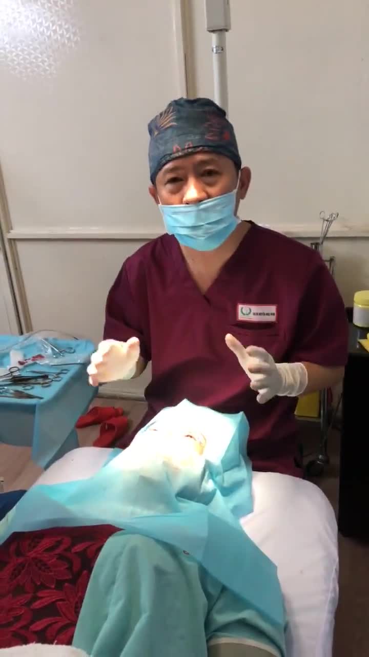 Cắt da thừa lấy mỡ mi trên, tạo mí đôi và cắt da thừa lấy mỡ mi dưới