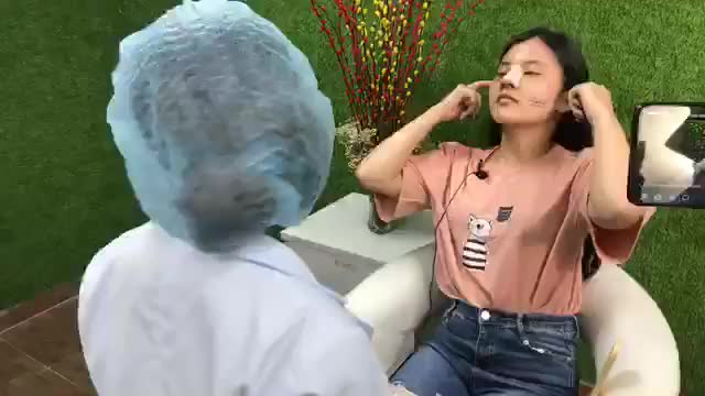 Gặp bạn Cẩm Vy sau 7 ngày nâng mũi