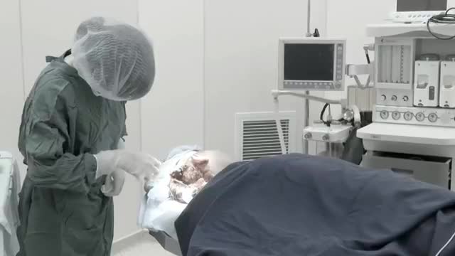 Những ai đang gặp tình trạng tóc hói, tóc thưa, sẹo da đầu thì nên ứng dụng ngay công nghệ cấy tóc hàng đầu FUE