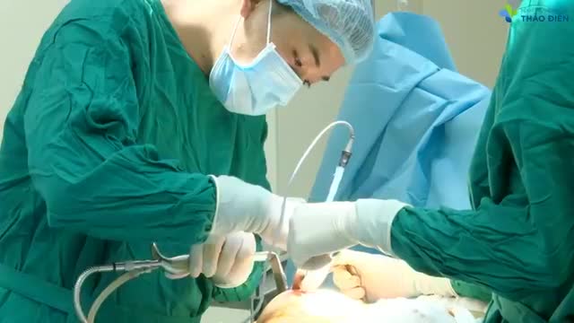 Đặt túi ngực: Không phải lúc nào cũng đặt đều 1 size túi ở cả 2 bên