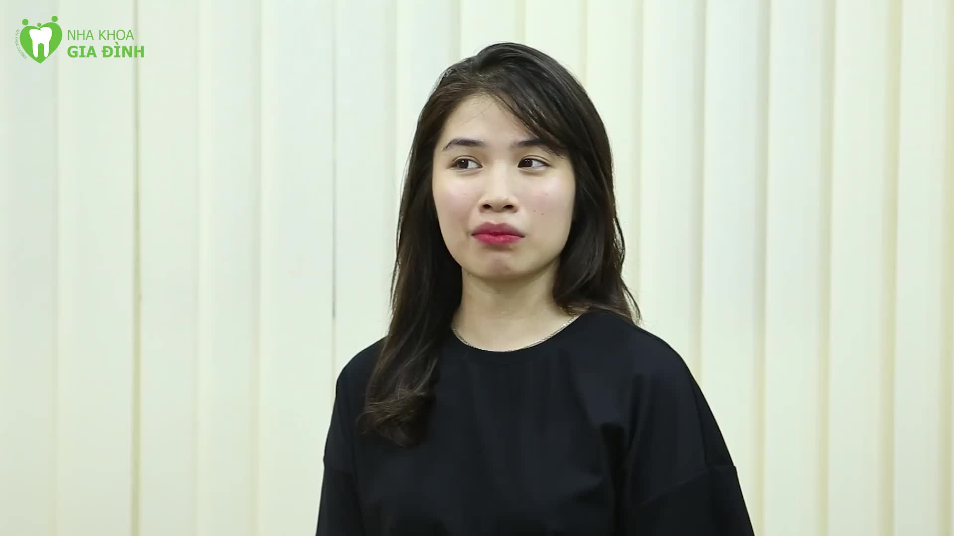CÔ GÁI DŨNG CẢM NHẤT VỊNH BẮC BỘ KHI LÀM RĂNG THẨM MỸ