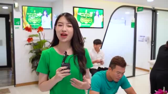 Phát trực tiếp khách hàng đến Thu Cúc làm đẹp