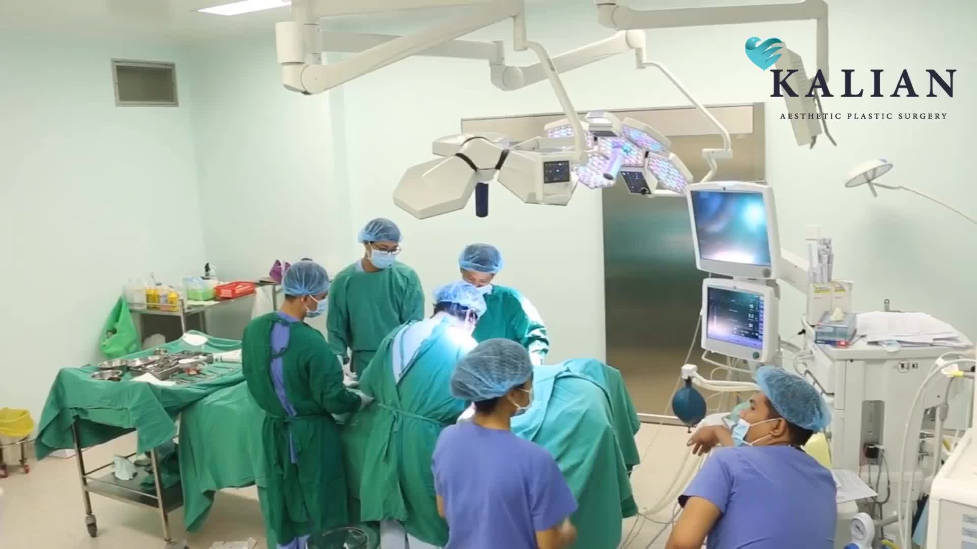 NGOÀI TAY NGHỀ HƠN 10 NĂM TRONG NGHỀ, CÁC CA PHẪU THUẬT CỦA THS BS HỒ QUỐC VIỆT ĐỀU ĐƯỢC THỰC HIỆN TẠI BỆNH VIỆN ĐẠT CHUẨN CỦA BỘ Y TẾ VÀ QUỐC TẾ