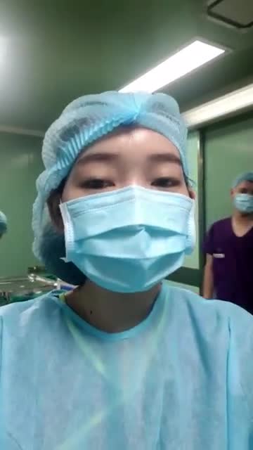 U40 VIỆT KIỀU MỸ TRỞ VỀ VIỆT NAM ĐỂ "HIẾN MỠ" TẠI BỆNH VIỆN JW