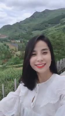 CEO BÙI BÍCH UYÊN SAU KHI LÀM RĂNG SỨ EMAX PRESS