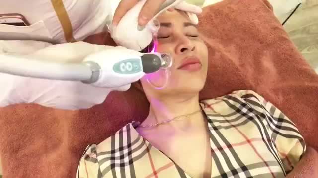 xem phương pháp điều trị nám tiêm tinh chất kết hợp trẻ hóa ra bằng phương pháp tiêm Melas tại Dr.Hải Lê