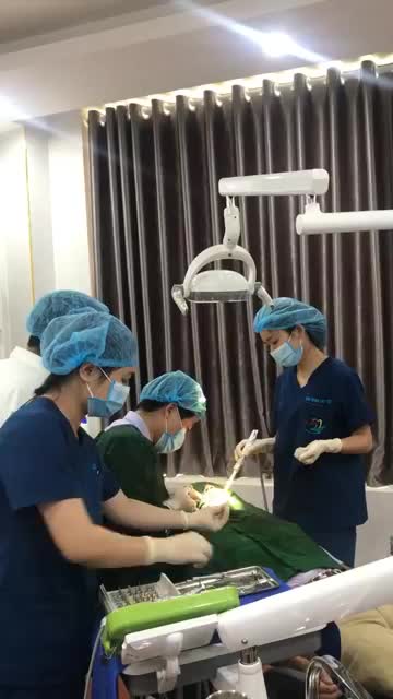 Cấy 4 implant răng hàm – phục hồi chức năng ăn nhai, thẩm mỹ như răng thật