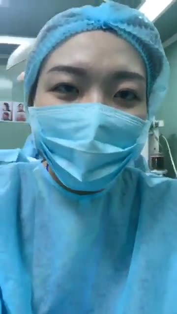 BỊ ĐỒNG NGHIỆP CÀ KHỊA "TRƯỚC SAU NHƯ MỘT", CHỊ KHÁCH HÀNG QUYẾT TÂM NÂNG CẤP VÒNG 1 VÀ CÁI KẾT