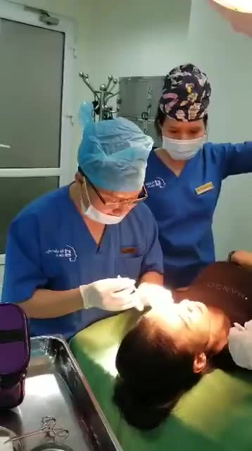 KHÁCH HÀNG TIÊM BOTOX XÓA NHĂN