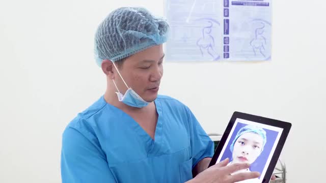 Chia tay mũi thấp tẹt, đón mũi cao sang chảnh chỉ sau 30p - Bác sĩ Tuấn Anh trực tiếp thực hiện