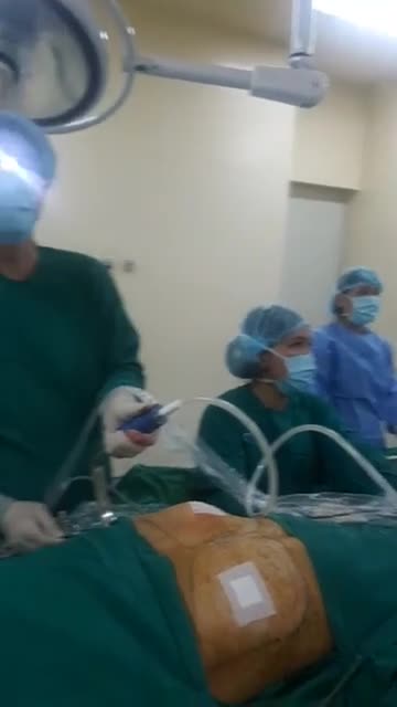 Nâng ngực nội soi chân không