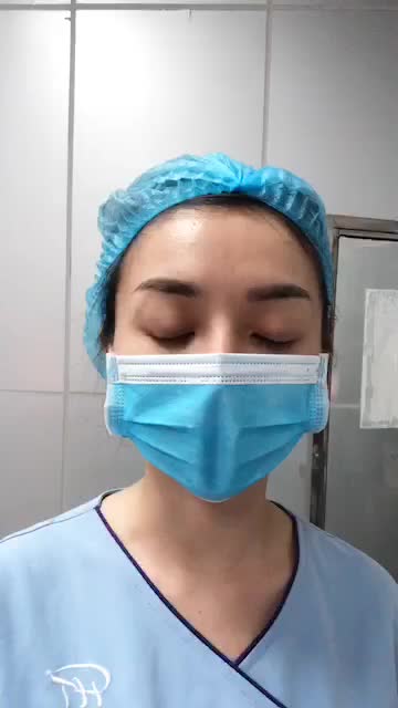 Ngực tấn công, mông phòng thủ