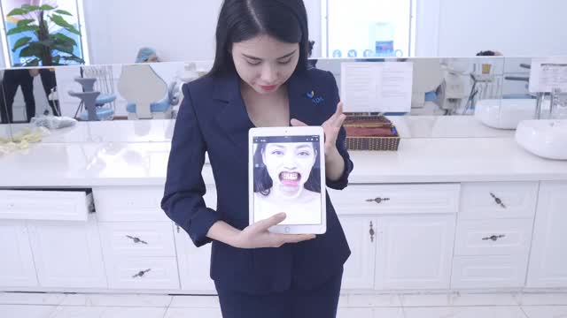 LOẠI BỎ HOÀN TOÀN RĂNG THƯA - NGẮN - XỈN MÀU