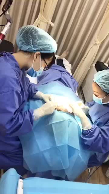 Sẹo rỗ - Sẹo lõm có điều trị được không Cùng theo dõi Live stream để tìm hiểu về quá trình điều trị sẹo rỗ nhé!