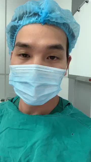 Kết quả sau gọt hàm -Hạ gò má của bạn gái trẻ từ Sài Gòn bay ra và lựa chọn bác sĩ để cải thiện tình trạng Hàm bạnh, gò má cao, khuôn mặt thiếu cân đối.