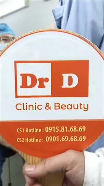 BS của Thẩm Mỹ DrD đo vẽ, khắc phục tình trạng ngực sa trễ và chia sẻ từ ngực sa trễ đem lại sự mất tự tin của chị.