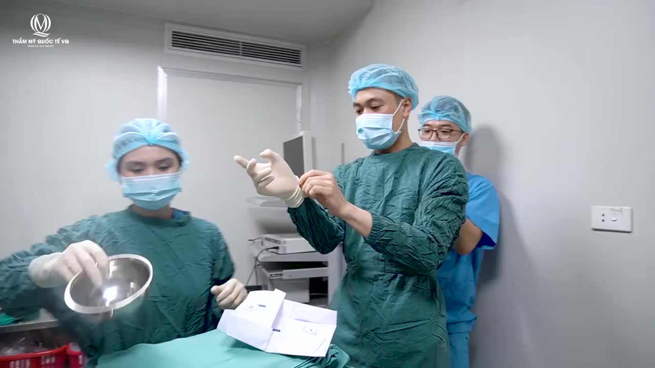 NÂNG MÔNG BẰNG TÚI ĐỘN MOTIVA TẠI VQ
