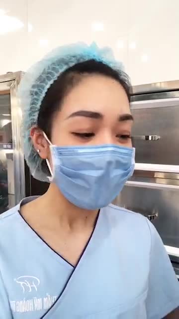 Phẫu thuật tạo hình môi trái tim , môi xinh chúm chím chỉ sau 15 phút. Mời cả nhà theo dõi nhé.