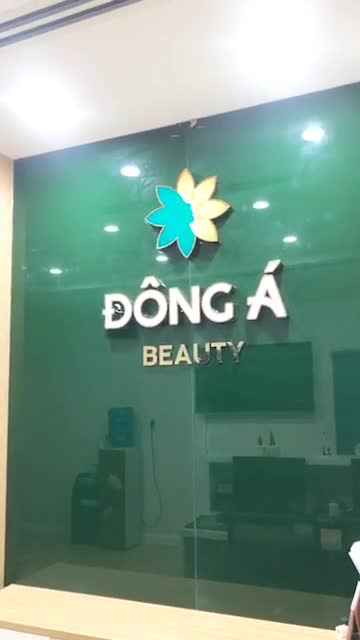 Không khí đông đúc mỗi chiều thứ 6 tại Bệnh Viện Thẩm Mỹ Đông Á.