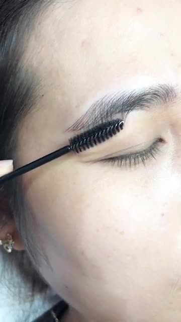 Kết quả KH sau điêu khắc lông mày xu hướng mới HAIRSTROKE.