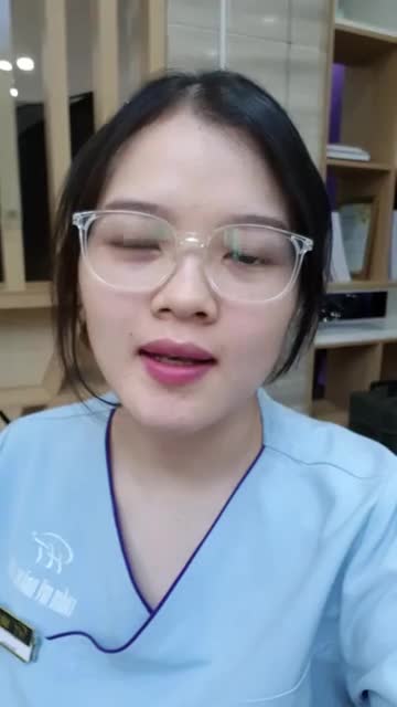 Chúc mừng ngày tháo niềng của bạn Lê Hoàng Danh Ngọc (1993 - Hà Nội) sau 10 tháng niềng răng.