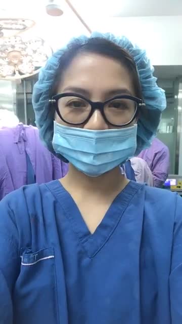 Treo ngực sa trễ không đặt túi ở khách hàng nữ 36 tuổi ngực chảy xệ độ 3