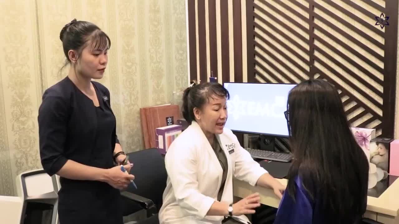 BÁC SĨ PHƯƠNG THẢO HỎI HAN, TƯ VẤN CHĂM SÓC TẬN TÌNH SAU NÂNG NGỰC