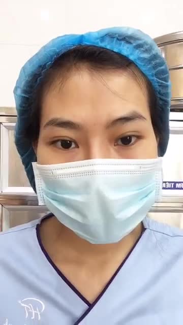 Quá trình tân trang "cô bé" cho bà mẹ 2 con có tình trạng môi bé tăng sinh lệch bên