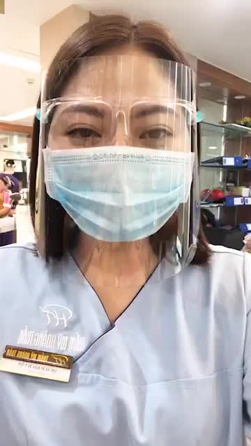 Chị Quỳnh Anh gặp phải tình trạng Nám điểm rải rác toàn bộ gương mặt.