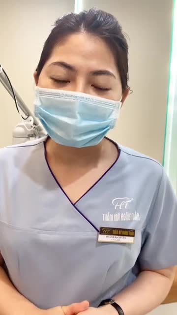 Điều trị Sẹo rỗ lâu năm với laser Ultrapulse !! Mời cả nhà cùng theo dõi cận cảnh 1b điều trị ạ.