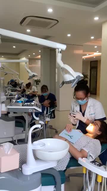 BUỔI SÁNG BẬN RỘN CỦA Y BÁC SĨ TẠI NHA KHOA LẠC VIỆT INTECH CƠ SỞ CẦU GIẤY