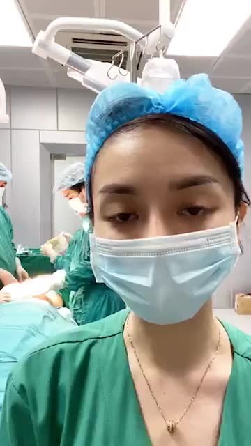 Mông hóp, mông lép và phương pháp cải thiện của bác sĩ Hoàng Tuấn?