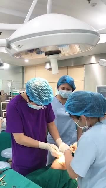 Toàn bộ quá trình độn cằm Vline 10 phút cho khách hàng có tình trạng cằm ngắn, lẹm.