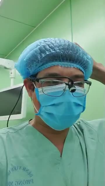 GIẢI CỨU NGỰC HỎNG SAU NÂNG NGỰC 1 NĂM TẠI CƠ SỞ KHÁC