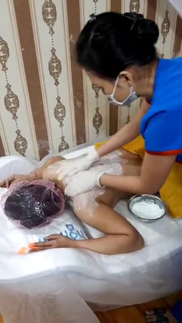 Khách hàng tắm trắng phi thuyền tại bệnh viện thẩm mỹ kangnam