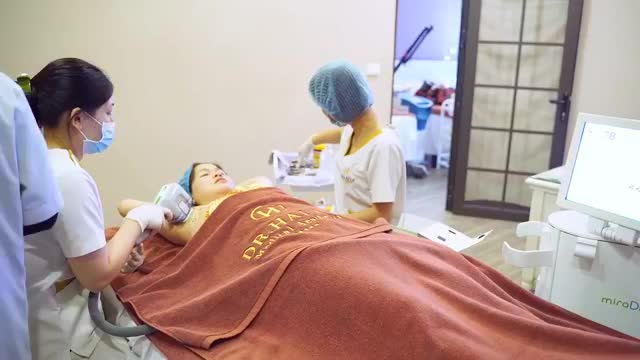 Hôi nách gây mùi cơ thể khó chịu khiến bạn tự ti, chứng tăng tiết mồ hôi ẩm ướt khiến bạn khó chịu, stress mặc cảm... liên hệ ngay Dr.Hải Lê để có phương pháp khắc phục sớm nhất