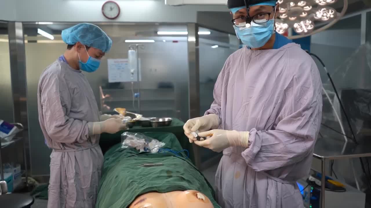 SO SÁNH SAU NÂNG 1 BÊN NGUC TẠI PHÒNG PHẪU THUẬT